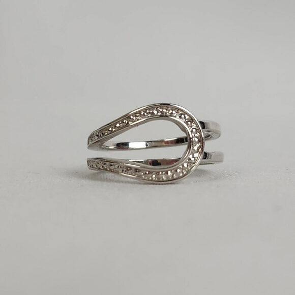 Silver Rhinestone Ring Size 8 - Picture 2 of 8